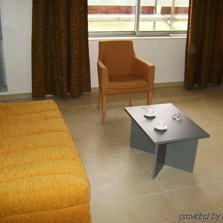 Le Des Impressionnistes - Cergy-pontoise 3* 蓬图瓦兹